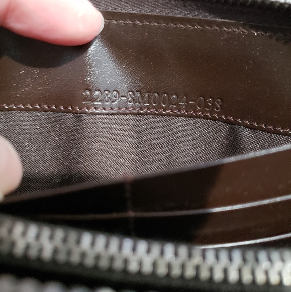 FENDI ZIP AROUND LONG WALLET - Picture 12 of 12